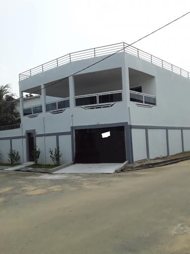 Abidjan immobilier | Maison / Villa à louer dans la zone de Cocody-Riviera à 1 000 000 FCFA  | Abidjan-Immobilier.net